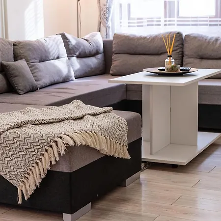 Lucas Apartment *